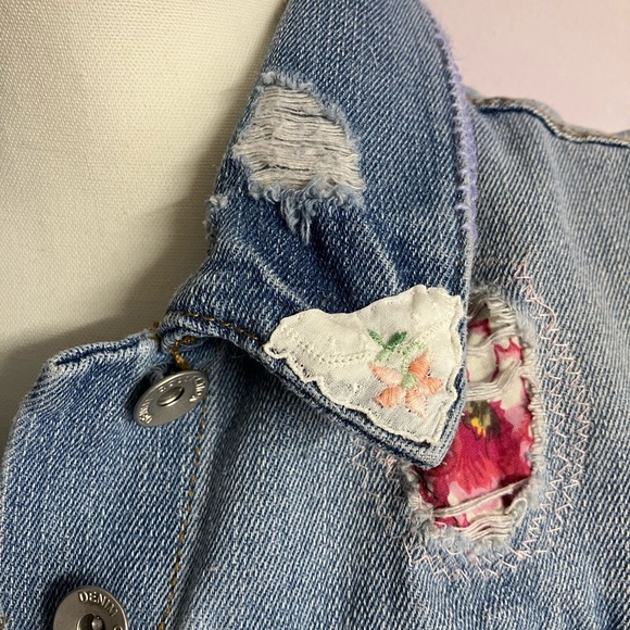 Women’s Denim Vest, Medium, Embroidered, Handstitching, Multicolored - Picture 6 of 9